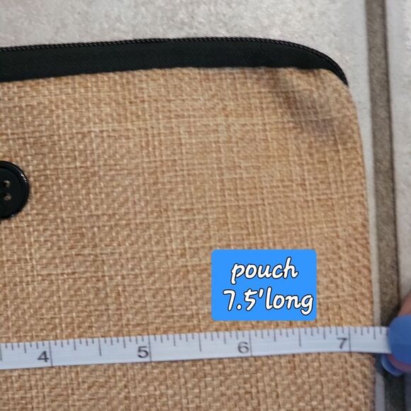 Stylish Tan Tote Bag with Graphic Design - Picture 4 of 9